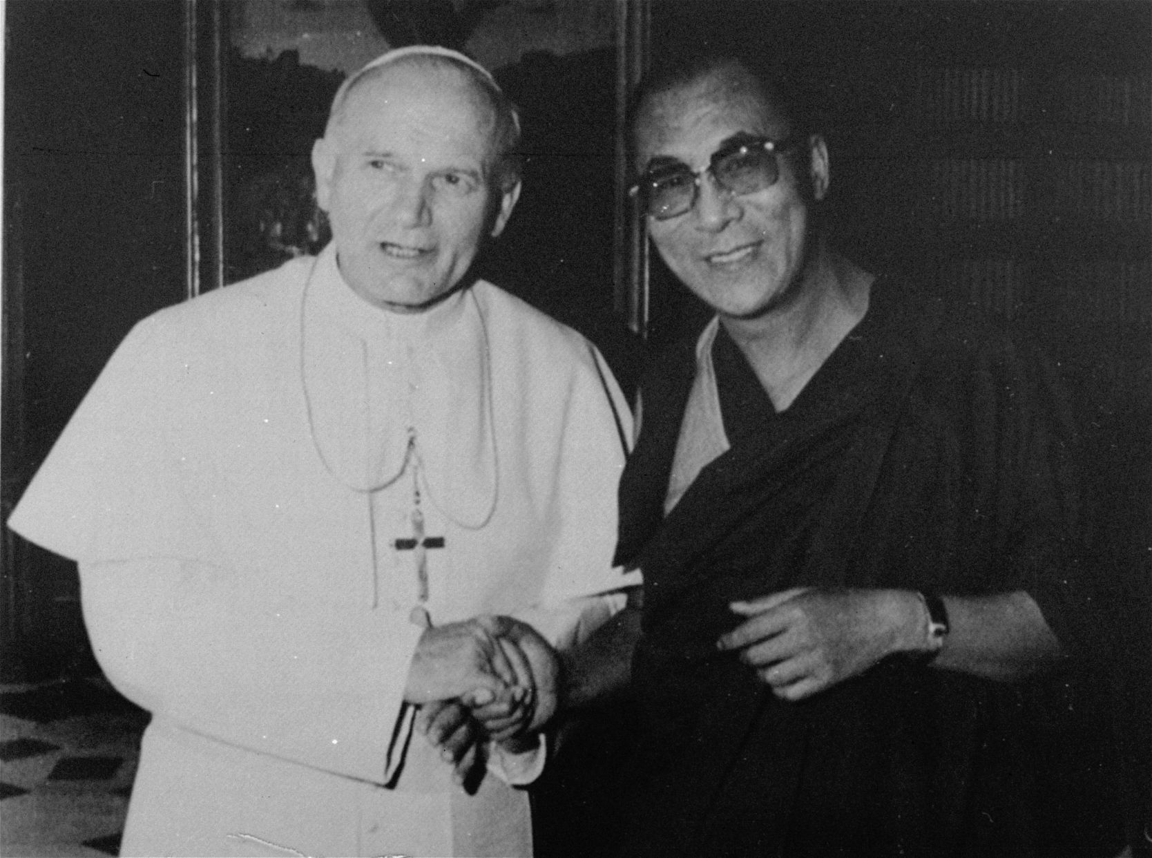 1980: Pope John Paul II and Dalai Lama